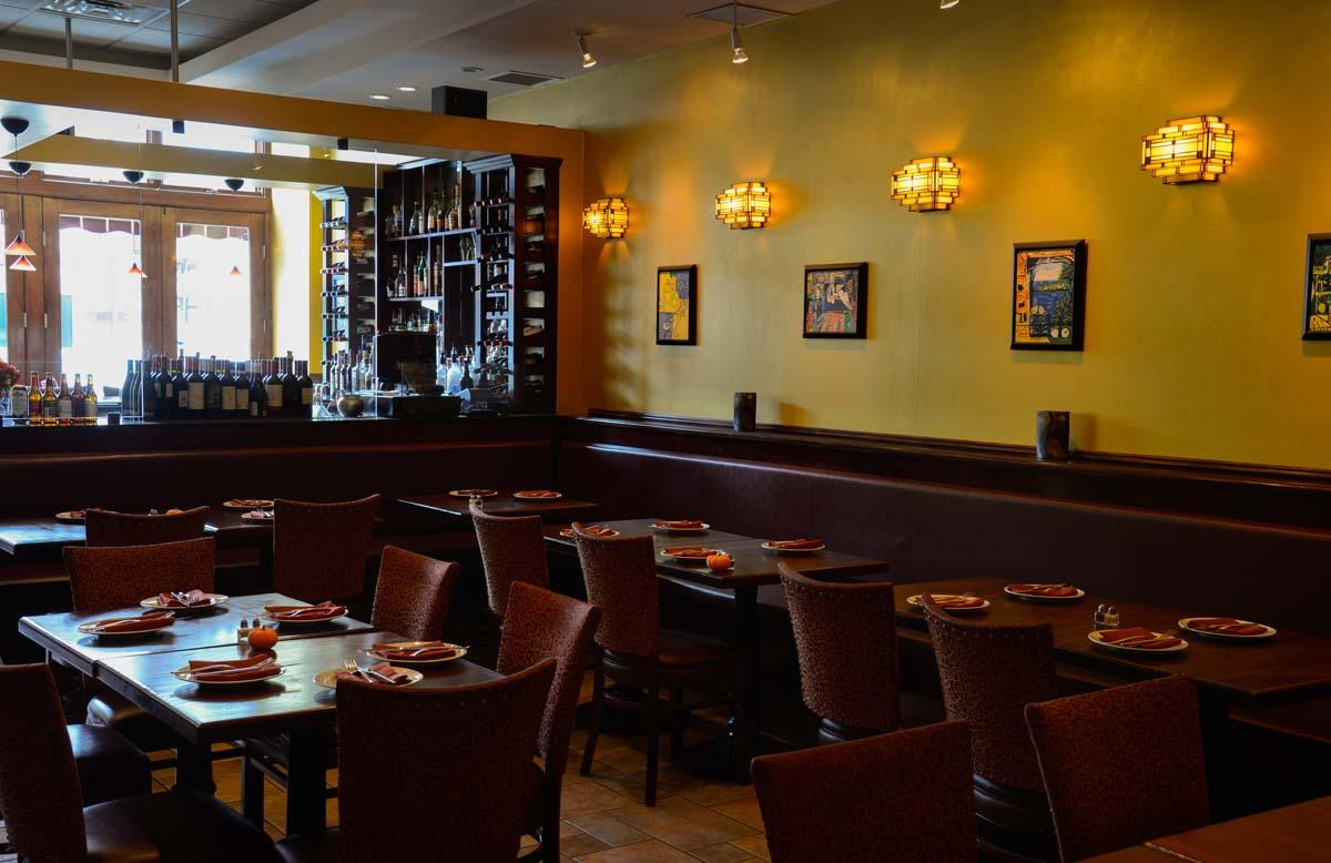 How to Choose the Perfect Mediterranean Restaurant in Chicago for an Effortless, Memorable Date Night